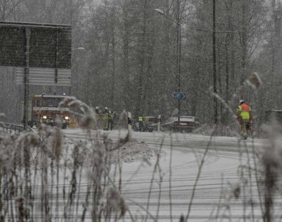 Just nu: Lastbil stoppar trafiken på E18