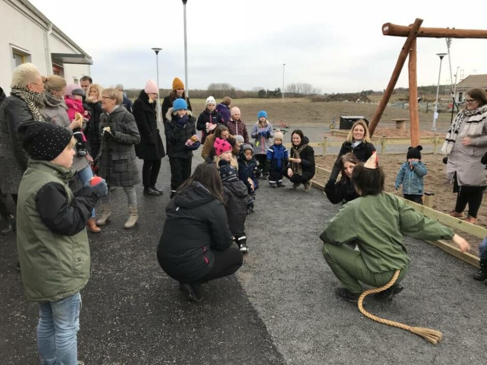 Skogsmulle ville vara med och fira när förskolan Lilla Academia Trädkronan hade stor invigningsfest i fredags. Foto: Trädkronan×1 / 4Visa bildtextBild 1 av 4