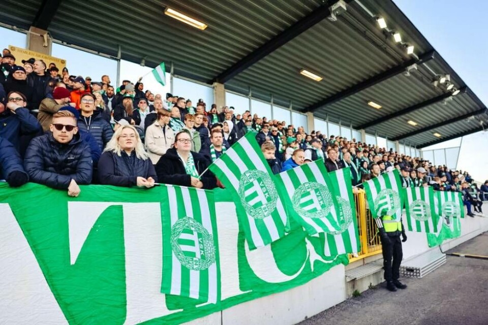 1 647 personer hade hittat till Iver Arena på måndagskvällen. Foto: Avig Kazanjian/avigphoto.se