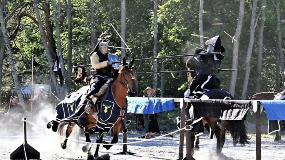 Nyhet i sommar. Tornerspel på tidigare medeltidsdagar som Margaretha Lodestad varit med och arrangerat. Foto: Privat