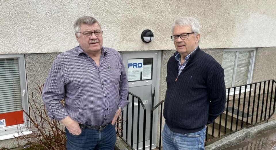 Lämnar över. Owen Olofsson har lämnat över ordförandeklubben i PRO till Jan Andersson. Foto: Jonas Edberg
