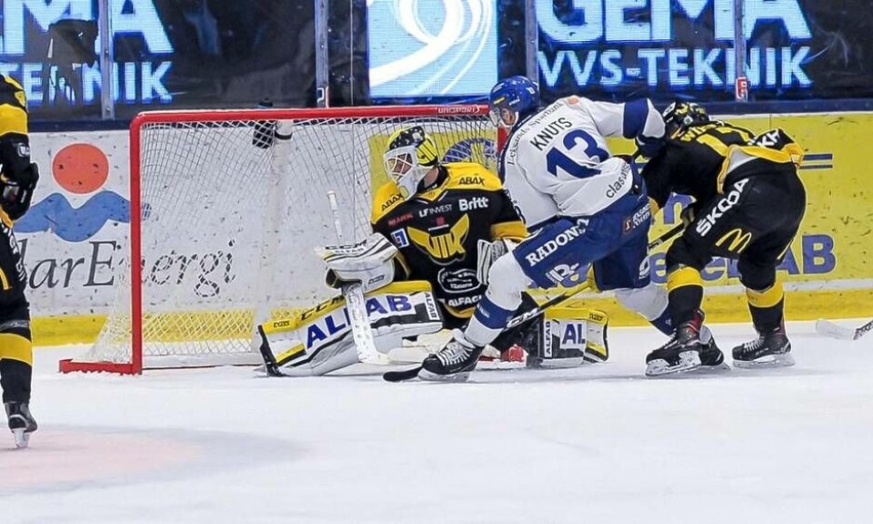 Samuel Ersson var tillbaka i VIK efter att ha spelat JVM. Foto: Stefan Lindgren