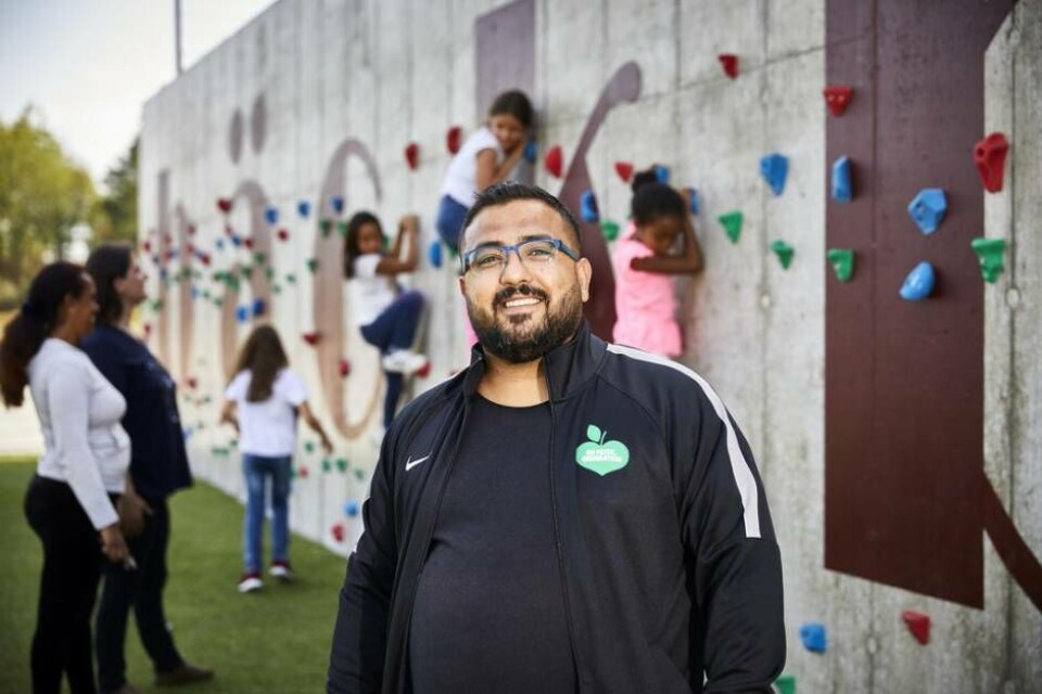 Mohamad El-natour är projektledare för En frisk generations aktiviteter på Bäckby. Foto: Pia Nordlander/Västerås stad