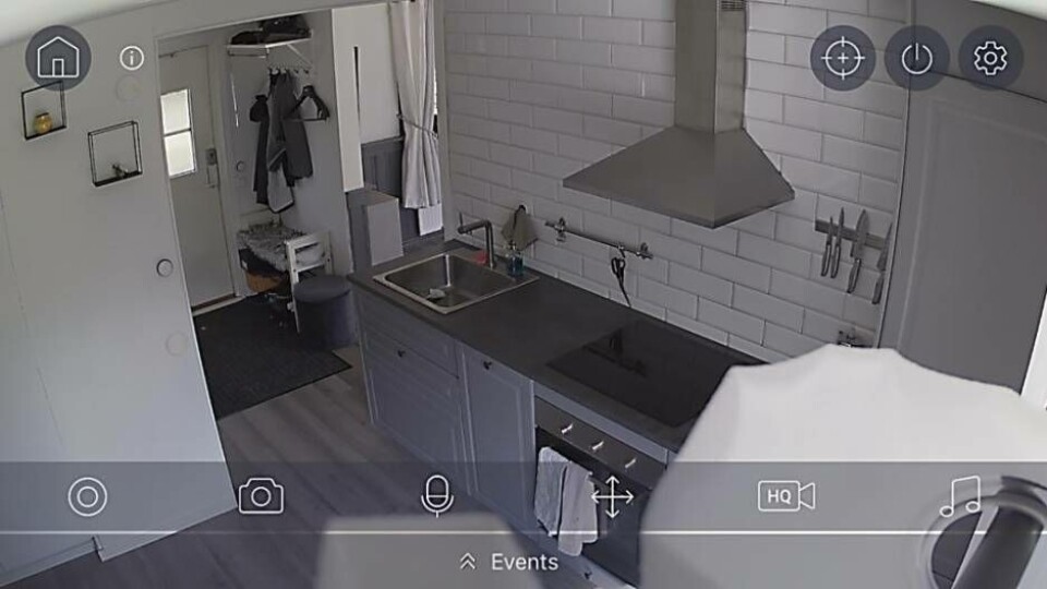 Kamera i huset. Med en wifi-uppkopplad kamera kan man titta till hemmet genom sin mobil.