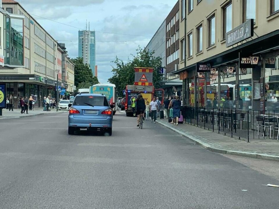 Äldre person påkörd i city