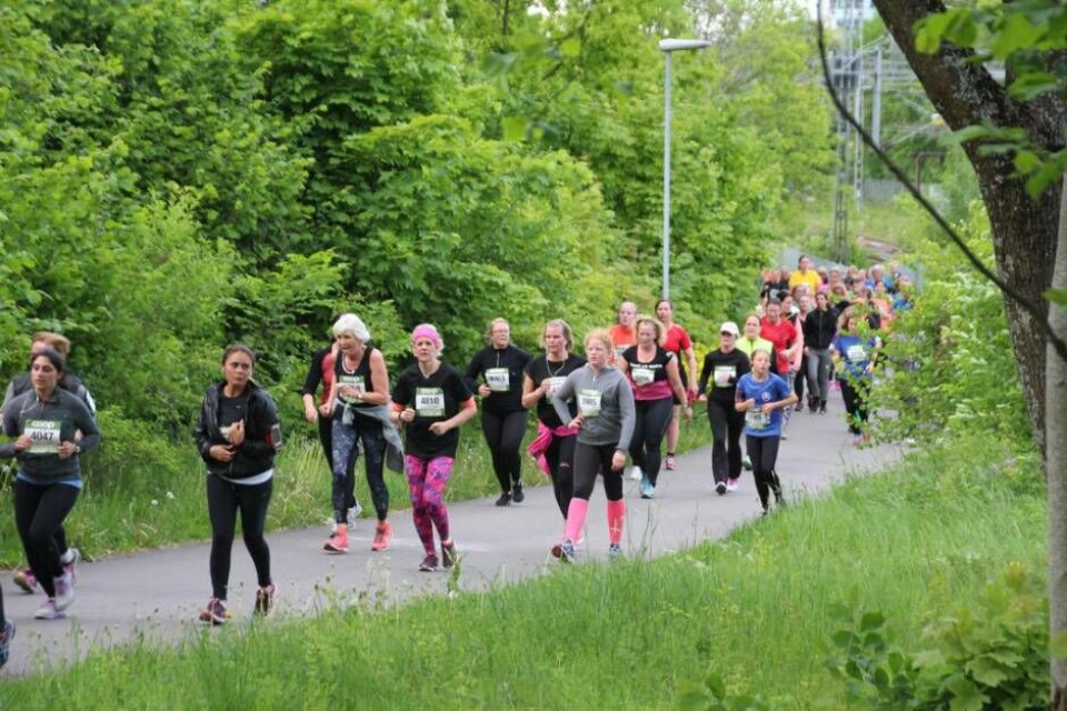Passering just efter Länsstyrelsen mot slutet av banan. Foto: Jonas Bergkvist