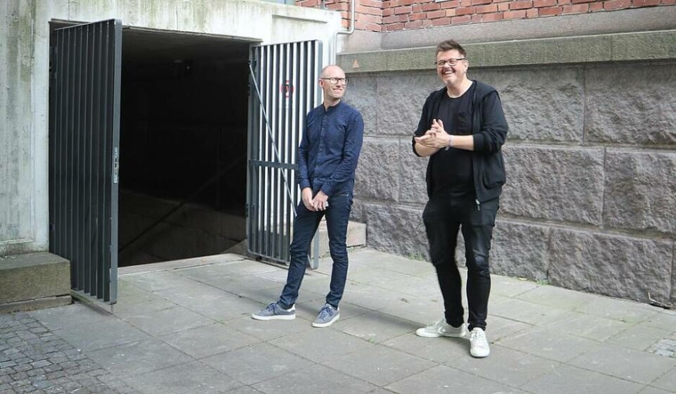 Ny scen. Thomas Lundin och Mikael Gottberg utanför i den nya konsertlokalen Melkerbiografen. Foto: Jonas Edberg