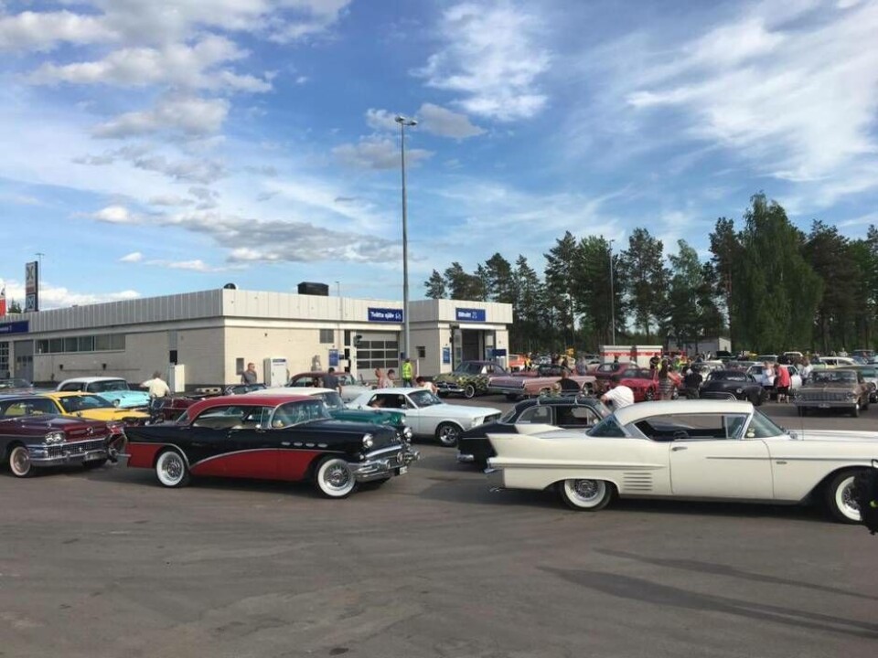 Fina bilar. Lördagen den 26 maj arrangeras Fordonsträffen i Surahammar. Här från förra året. Starten vid OKQ8. Foto: Paolo Sandbom