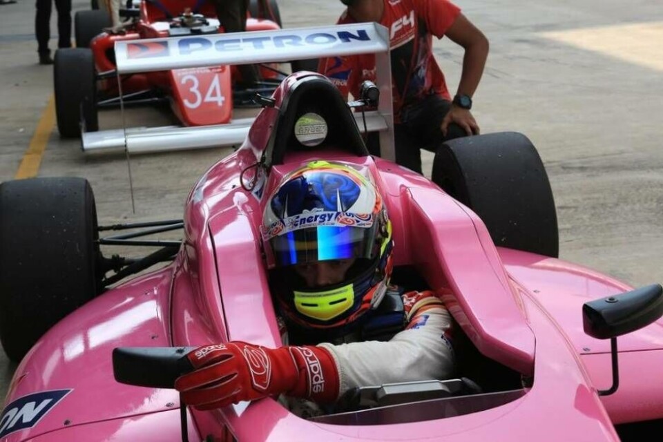 Landslagsföraren Emil Skärås genomförde sitt första test i en Formel 4-bil. Foto: Privat