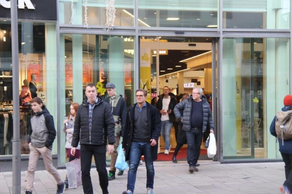 Shoppare. Många västeråsare passade på att shoppa när mellandagsrean inleddes på annandagen.