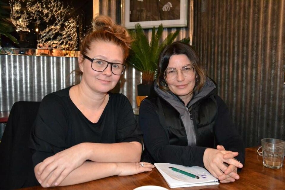 Gör skillnad. Cicilia Sedvall och Viktoria Bagi jobbar hårt för att få insatserna för att möta flyktingtillströmningen från Ukraina att flyta smidigt. Foto: Helena Andersson