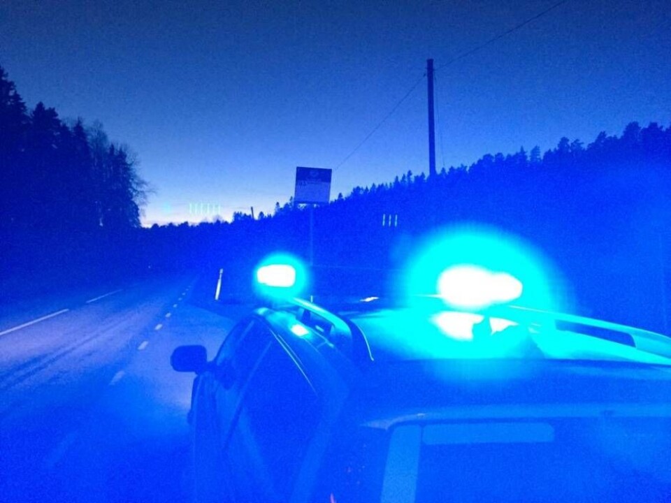 Man körde mot färdriktningen – försökte backa ifrån polisen