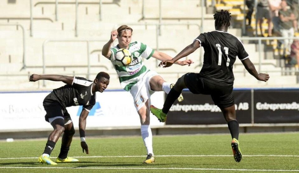 Jonas Hellgren var besviken över sina brända målchanser mot Assyriska. Foto: STEFAN LINDGREN×1 / 3Visa bildtextBild 1 av 3
