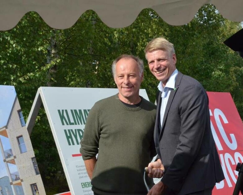 Johan Ehrenberg, vd för ETC Bygg, och Per Bolund (MP), bostadsminister var på plats för det första spadtaget på Öster Mälarstrand. Foto: Lisa Pettersson/Västerås stad Johan Ehrenberg, vd för ETC Bygg, och Per Bolund (MP), bostadsminister var på plats för det första spadtaget på Öster Mälarstrand. Foto: Lisa Pettersson/Västerås stad