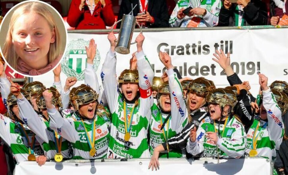 Första guldet 2019. I morgon lördag kan VSK:s damlag skriva klubbhistoria om det blir ett tredje rakt SM-guld. Det har inte herrlaget mäktat med vid något av tillfällena när de spelat hem sina 20 SM-guld. ”Vi vet exakt vad vi ska göra”, säger Charlotte Selbekk (infälld). Foto: Stefan Lindgren/Jonas Bergkvist