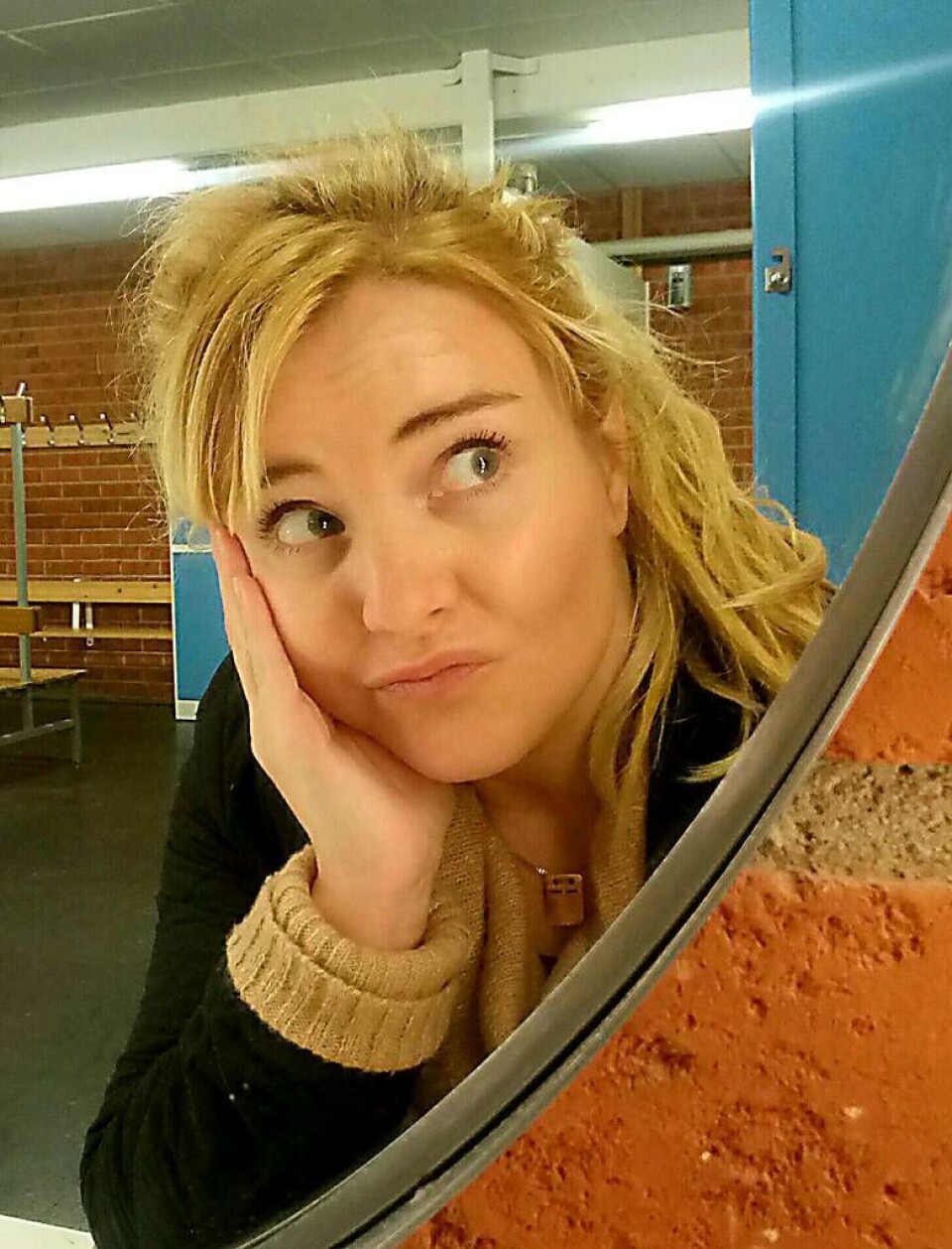 Teaterlärare. Sandybell Ryytty leder Medborgarskolans kurs i teater för vuxna nybörjare.