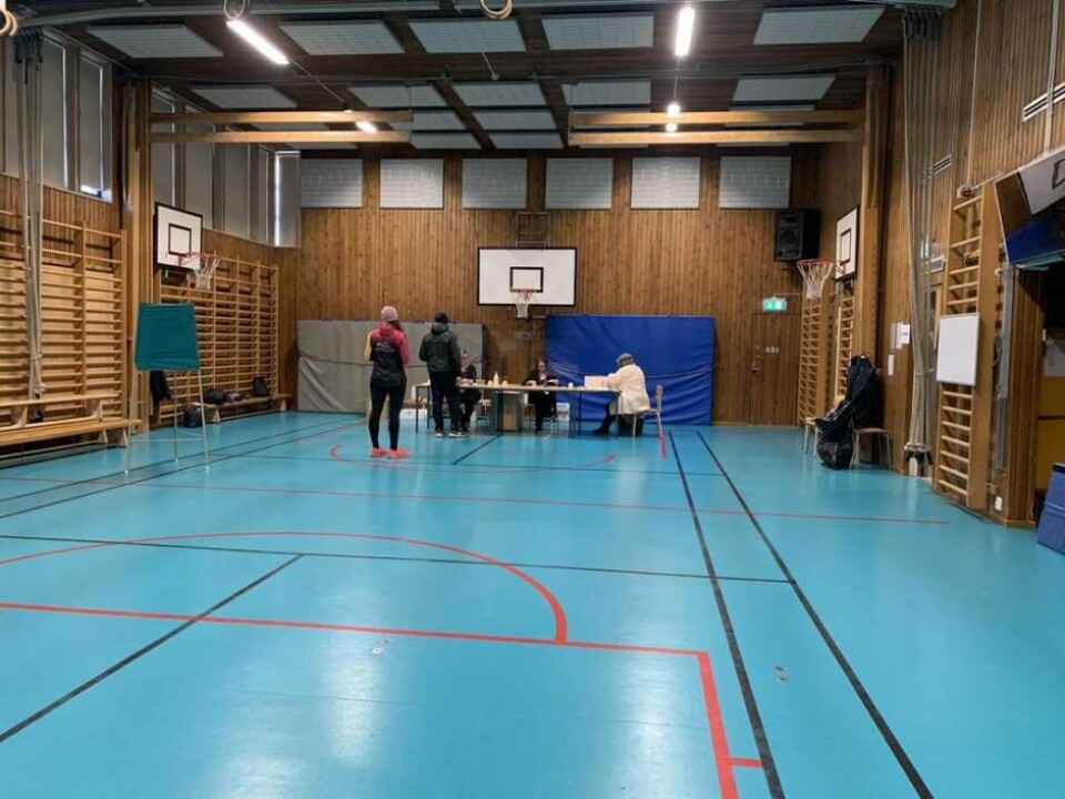 Lugnt. När Västerås Tidning besökte vallokalen på Hammarbyskolan under förmiddagen var det lugnt: 'Det har varit en jämn ström med personer som har röstat, men inga köer', säger ordföranden för vallokalen, Ann-Charlotte Heinisch. Foto: Jonas Edberg
