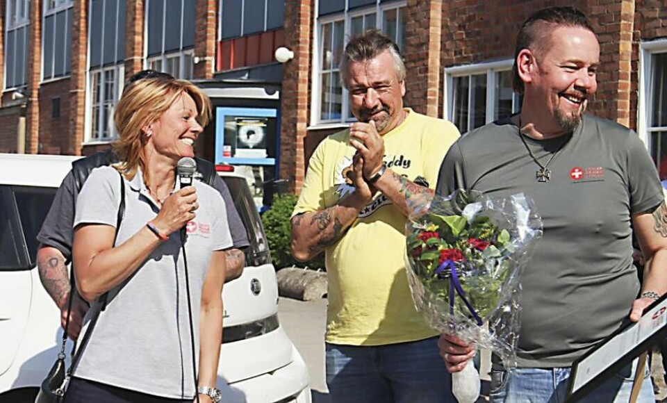 Arrangörer. Eva Hansen från Cancerrehabfonden, Lars Portis Johansson från Teddy Boys Car Club samt Stefan Göransson.×1 / 4Visa bildtextBild 1 av 4
