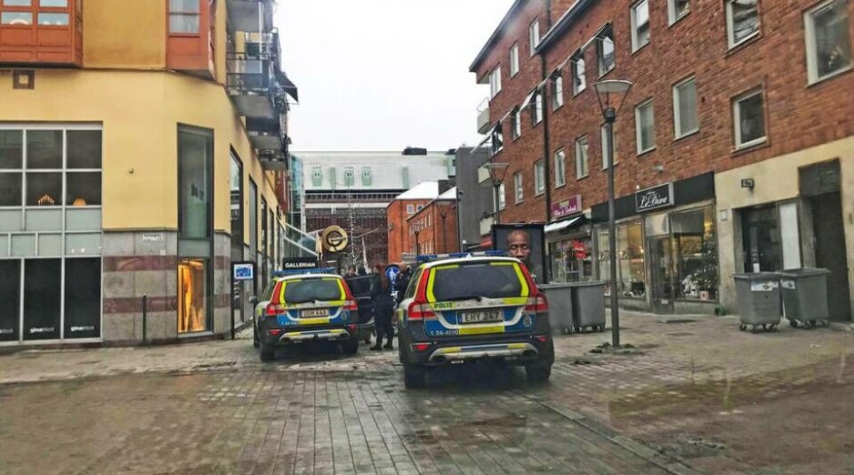 Polisen spärrade av delar av centrala Västerås.