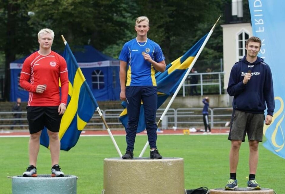 Alfons Haals var en av många släggkastare från Västerås Friidrottsklubb som stod för storstilade insatser under helgens USM/JSM-tävlingar. Haals motsvarade favoritskapet och vann P17. Guld även för Leo Bystedt i P16 och Jennifer Andersson i F19. Foto: Mathias Haals