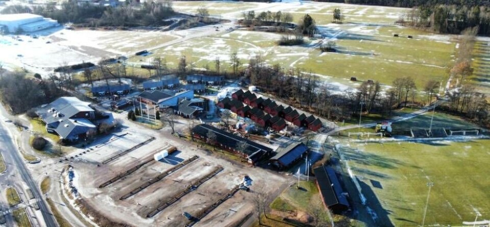 ”Fantastiskt läge”. Här, precis intill Apalby idrottsplats, kommer stugbyn att ligga. Foto: Skiss: Quality Living i Västerås