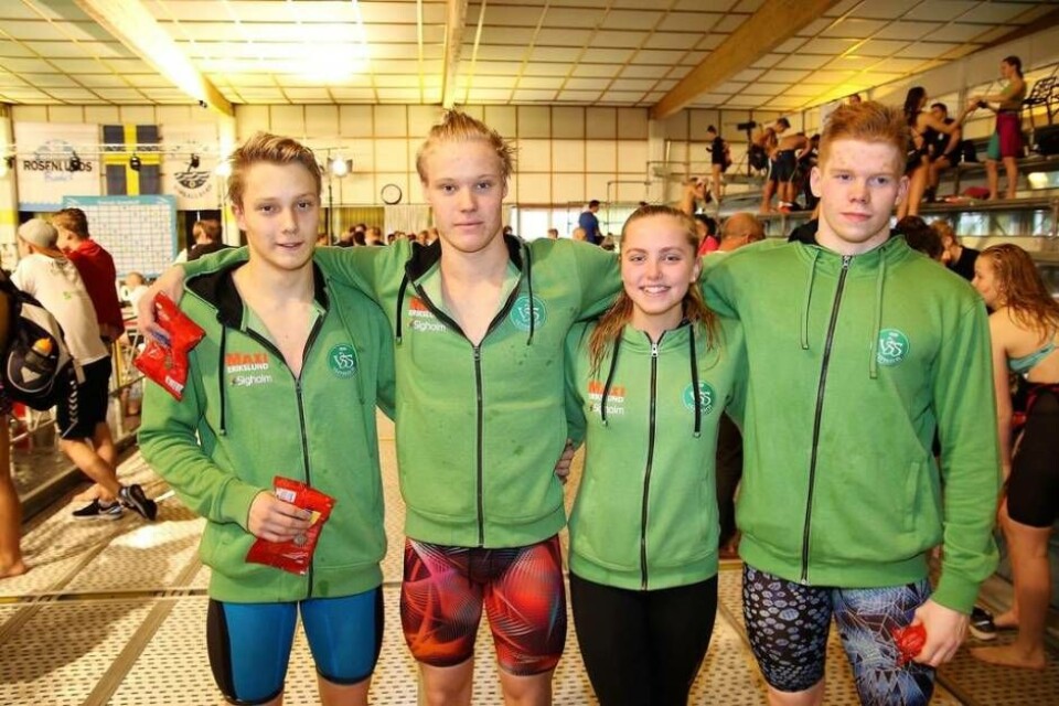 VSS Förmiddagsmedaljörer Dag 3 på Sim-SM/JSM i Jönköping. Från vänster Gijs Dijkhuizen JSM-Lagkappsbrons), Lukas Steiner (JSM-Lagkappsbrons), Edith Jernstedt (JSM-guld) och Alexander Frost (JSM-Lagbrons).