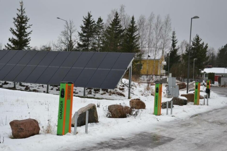 Förutom att man installerat bergvärme i lokalerna är de nästan självförsörjande på el via sin egen solcellsanläggning. Foto: Helena Andersson