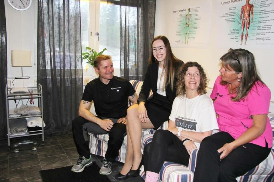 Danny Vingehag, Jenna Johansson, Petra Nyman och Carina Broman, tillsammans är de Hälsoteamet på Tunbytorp. Foto: Helena Andersson