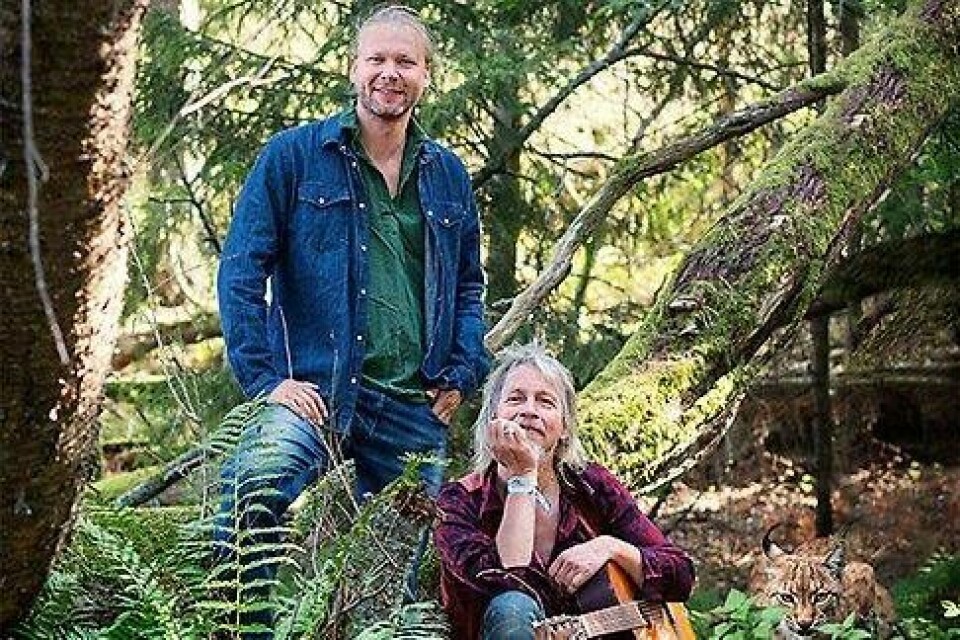 Martin Emtenäs och Stefan Sundström gör den 7 november föreställningen ”Vi som bor här” i Surahammars Folkets Hus. Foto: Jeanette Andersson