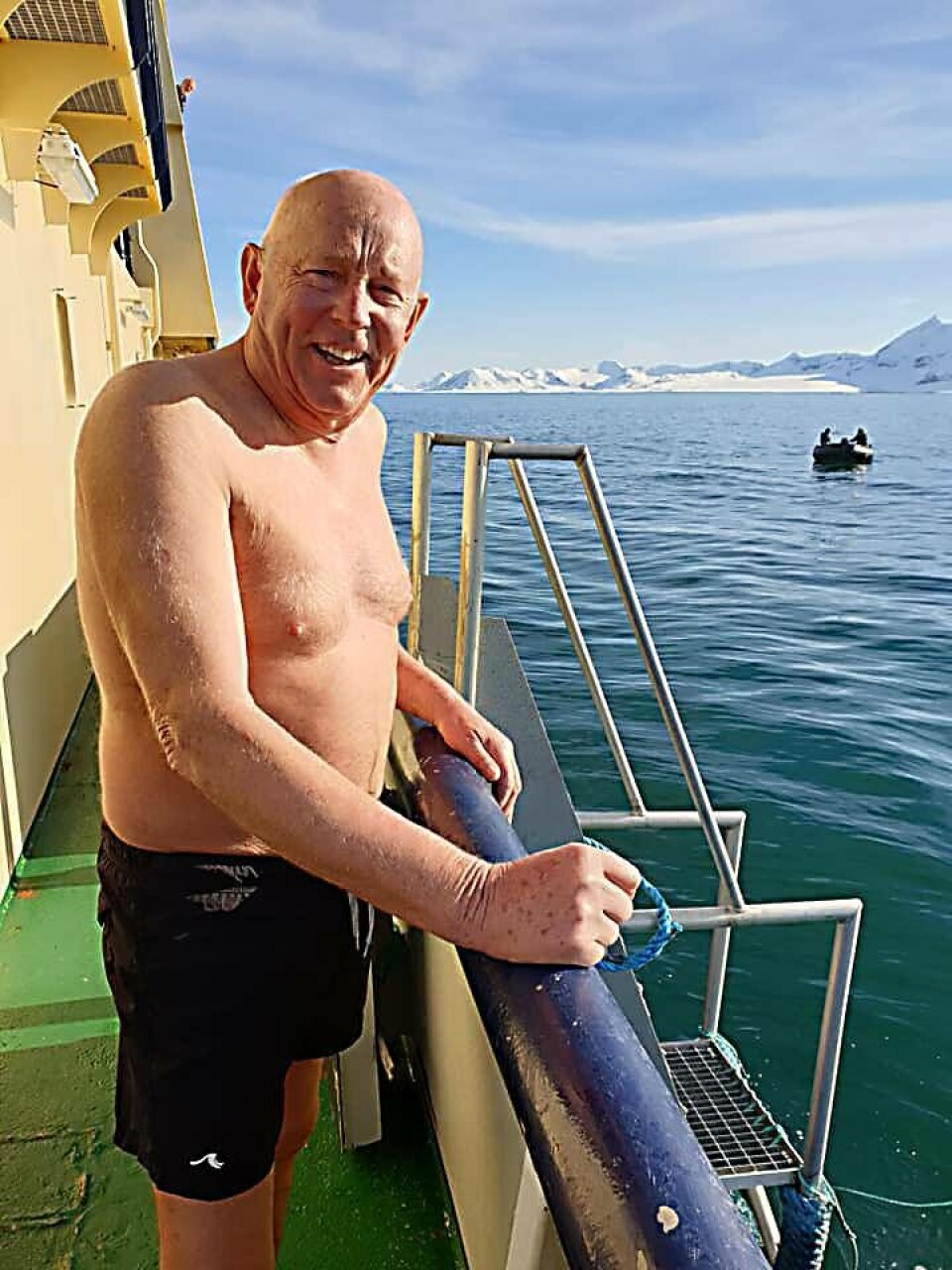 Kallt bad. Curt Holmbäck badade i havet, som vid tillfället var en plusgrad varmt.