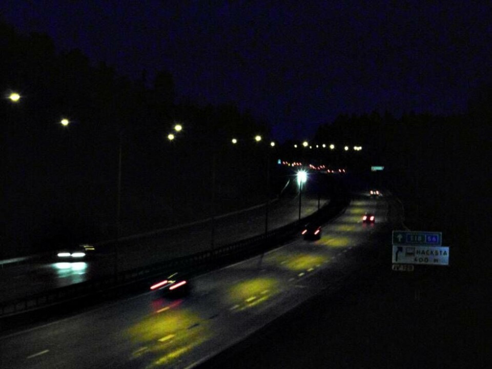 Flera burar med paket upphittade – på E18