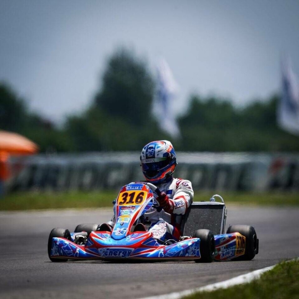 Förväntningarna var högt uppskruvade när SM i KZ2 avgjordes i Kristianstad och Emil Skärås inledde strålande med att vara snabbast på träningen. Foto: Energy Corse