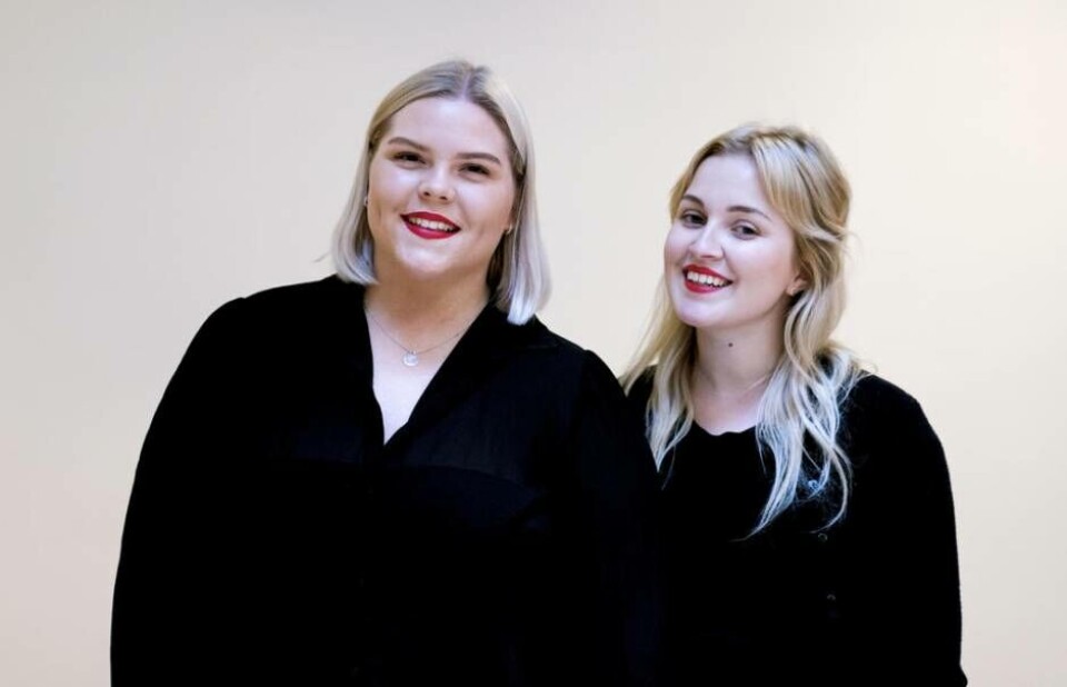 Johanna Nordström (tv) är nominerad till fyra priser vid årets Guldtubengala. Här tillsammans med Irena Pozar, chefredaktör för Veckorevyn. Foto: Veckorevyn
