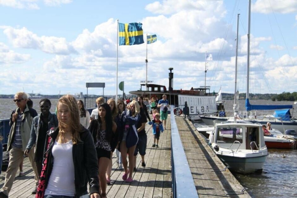 Populärt utflyktsmål. Många västeråsare tar Elbafärjan ut till Östra holmen under somrarna för att bada och njuta av sommarvärmen. Foto: Jonas Edberg