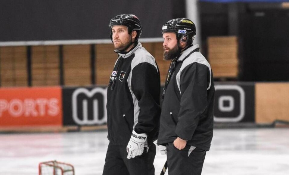 Tillberga fick en tuff start på årets Elitserie då man fick se sig besegrade av Broberg/Söderhamn. På söndag väntar en ny match för Tillberga och då gäller det att tränaren Oskar Robertsson hittar ett segerrecept. Foto: Stefan Lindgren