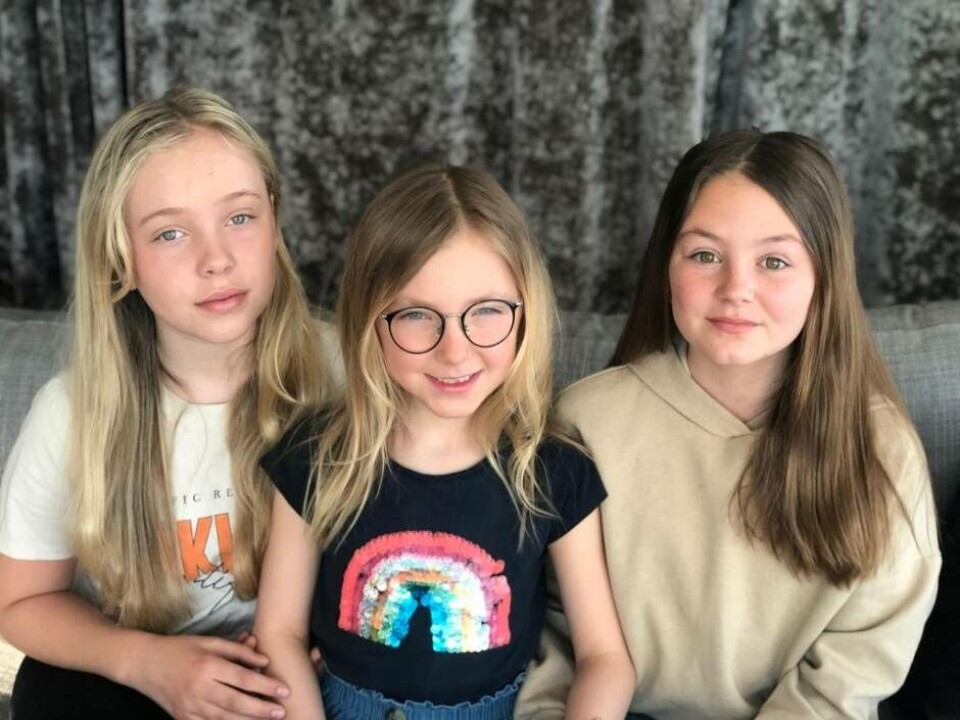 Stella Fred Santana 12 år, Ellen Fred 6 år och Svea Torstensson 11 år vill sprida kärlek, tröst och hopp i dessa tider. Foto: Privat
