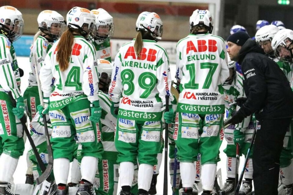 I dag kastar sig VSK in i SM-slutspelsleken. AIK borta i den första semifinalen i bäst av tre i jakten på den tredje raka SM-finalen. ”Känslan är god”, säger tränaren Olle Wiberg till Västerås Tidning. Foto: Jako Keric