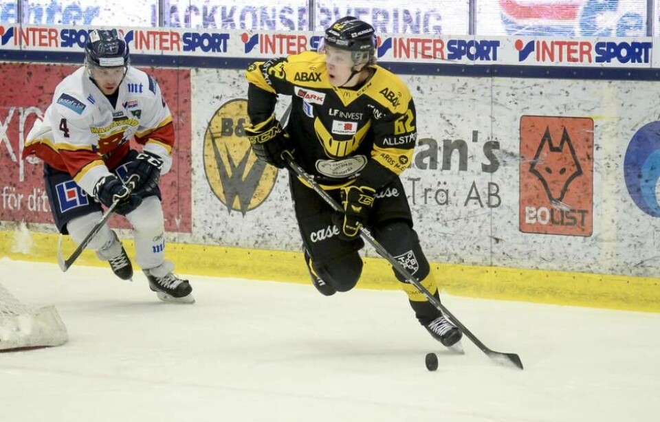 Ex-VIK-aren Pontus Holmberg var glödhet under de avgörande playoff-matcherna när VIK tog steget upp till Hockeyallsvenskan i våras. Nu får Växjöspelaren chansen i JVM. Foto: STEFAN LINDGREN