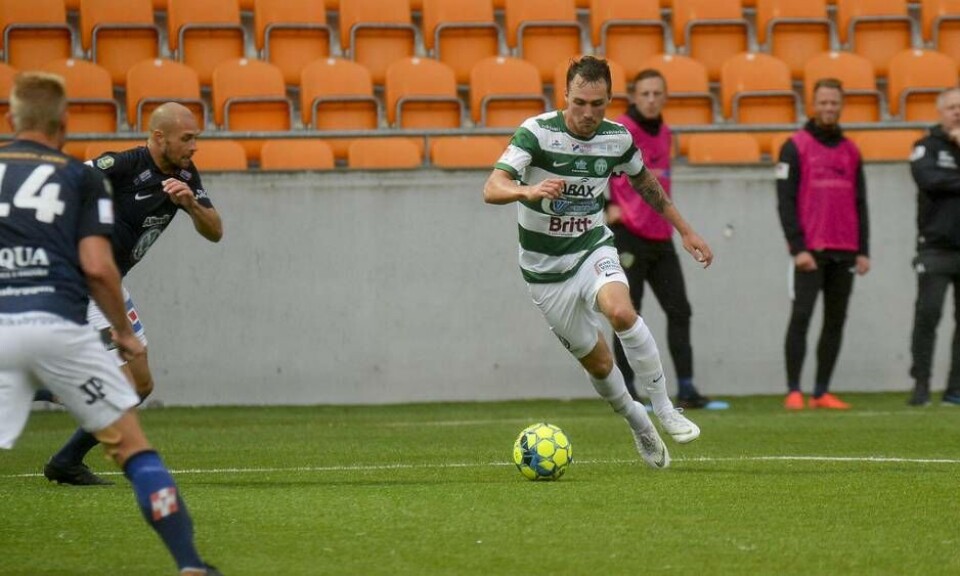 Filip Tronêt var en av VSK:s bästa spelare när grönvitt spelade oavgjort mot Jönköpings Södra när Superettan startade om efter sommaruppehållet. Foto: STEFAN LINDGREN×1 / 3Visa bildtextBild 1 av 3
