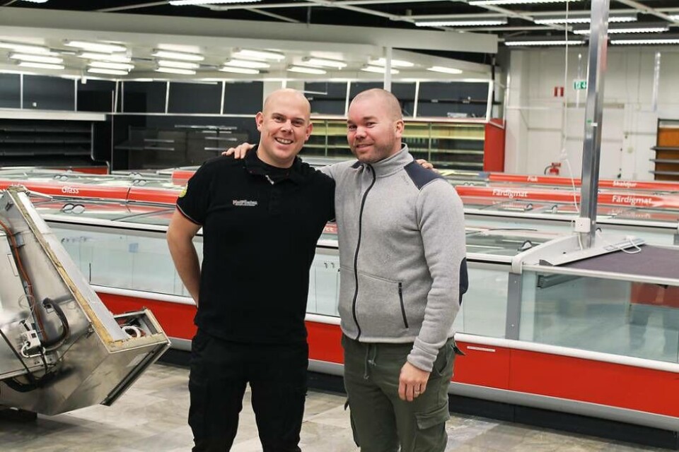 Ombyggnad. Sebastian Christensen och Mio Svahn i Matpiratens nya lokaler som håller på att byggas om. Foto: Lasse Olsson