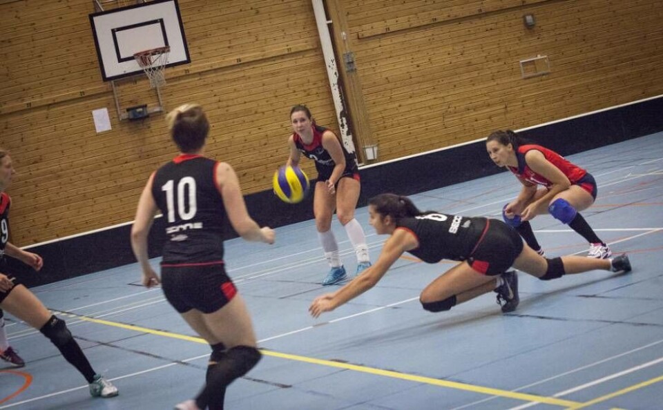 Det blev seger hemma mot Karlstad för Västerås volleybolldamer i helgen. Foto: Maria Dahlin