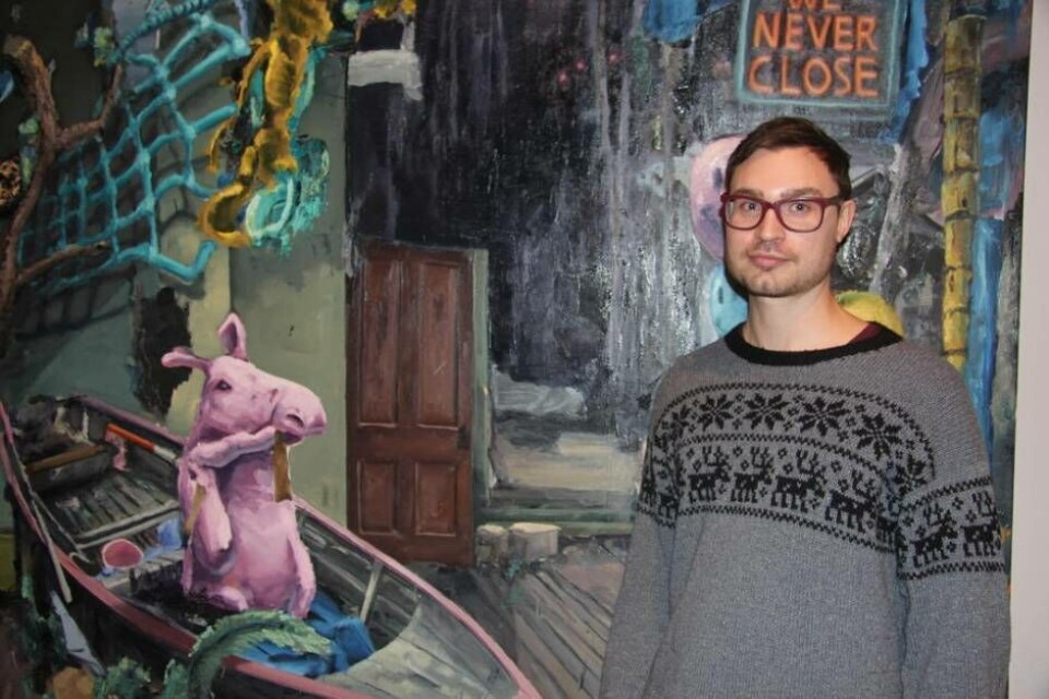 Björn Camenius 2018 års stipendiat blandar det alldagliga med det absurda. Foto: Helena Andersson×1 / 6Visa bildtextBild 1 av 6 Björn Camenius 2018 års stipendiat blandar det alldagliga med det absurda. Foto: Helena Andersson×1 / 6Visa bildtextBild 1 av 6