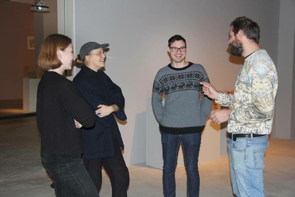 Stipendiater. Frida Lundén Mörck, Lisa Juntunen Roos, Björn Camenius och Jakob Ojanen är Västerås stads kulturstipendiater 2017 och 2018. Foto: Helena Andersson Stipendiater. Frida Lundén Mörck, Lisa Juntunen Roos, Björn Camenius och Jakob Ojanen är Västerås stads kulturstipendiater 2017 och 2018. Foto: Helena Andersson