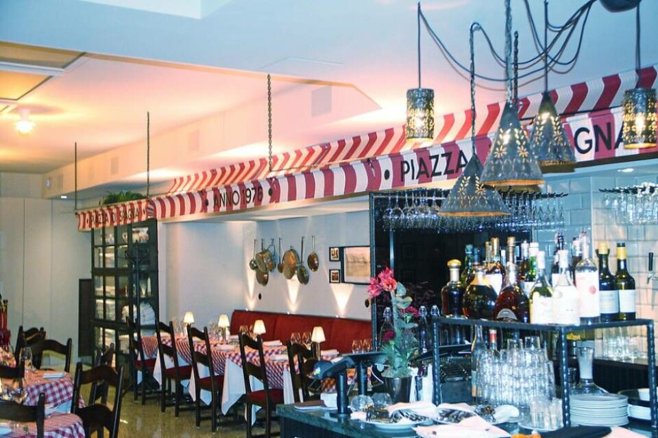 Anrik restaurang. Den klassiska Västeråsrestauragen Di Spagna gör comeback. Lokalen är helrenoverad men mycket av den gamla känslan finns bevarad. Foto: Sofie Tejre Anrik restaurang. Den klassiska Västeråsrestauragen Di Spagna gör comeback. Lokalen är helrenoverad men mycket av den gamla känslan finns bevarad. Foto: Sofie Tejre