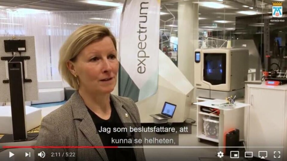 Stadsdirektör Helene Öhrling under sitt besök på Expectrum. Foto: Youtube/Västerås stad