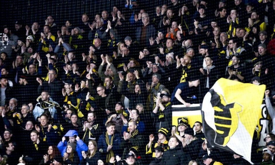 VIK hade i vanlig ordning ett mycket gott stöd från läktarplats. Över 4 500 åskådare på plats i ABB Arena. Foto: STEFAN LINDGREN