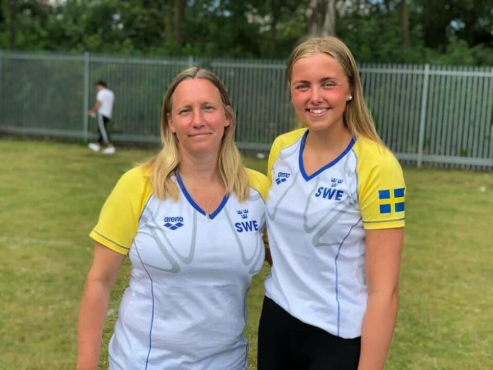 Tränaren Helena Persson tillsammans med Edith Jernstedt. Foto: VSS