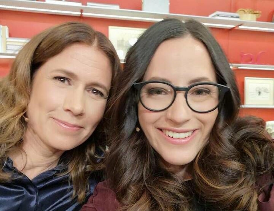Angeliqa Mejstedt (till höger) tillsammans med Linda Olofsson, programledare för Gokväll. Foto: Privat