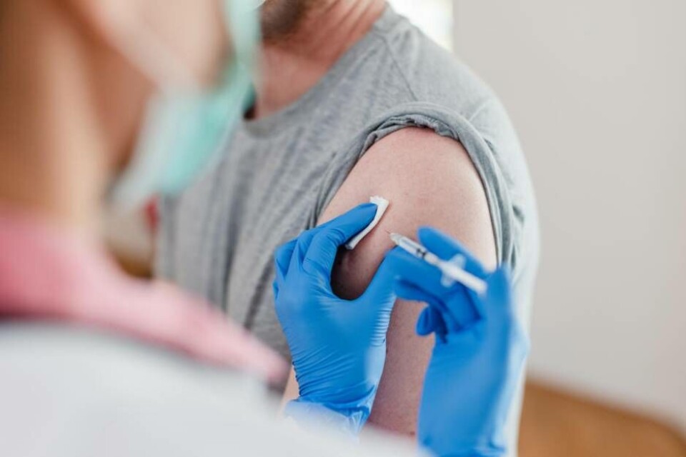 Påfyllnadsdos. Det är nu fritt fram för alla över 18 år att boka tid för en tredje dos med vaccin mot covid-19. Foto: MOSTPHOTOS Påfyllnadsdos. Det är nu fritt fram för alla över 18 år att boka tid för en tredje dos med vaccin mot covid-19. Foto: MOSTPHOTOS