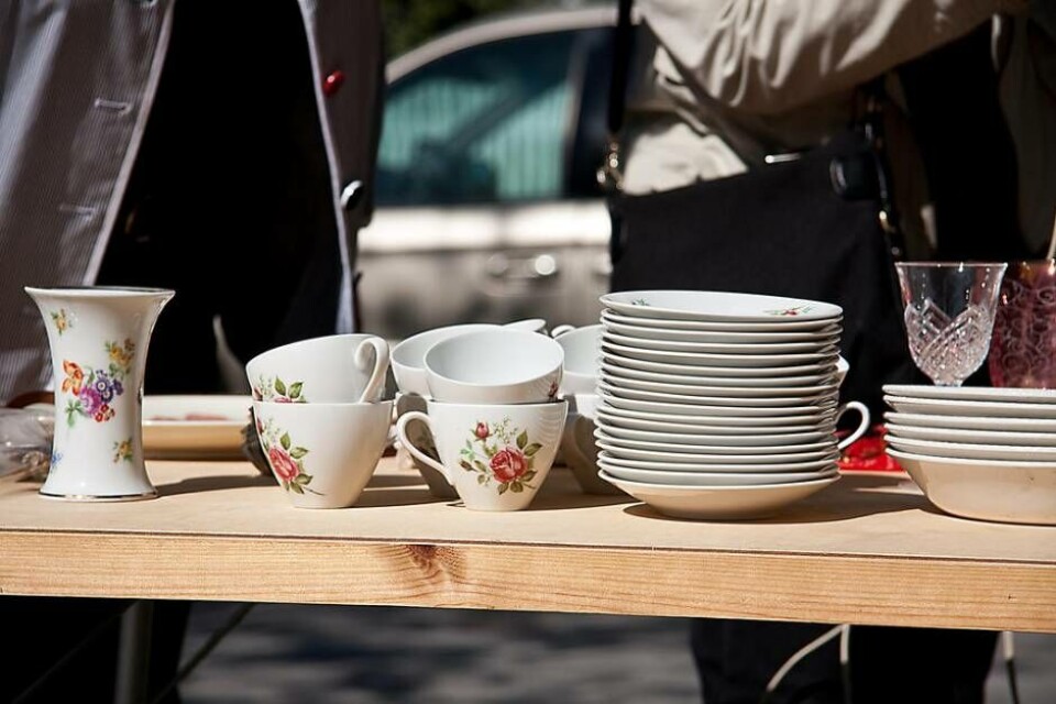 Garagerensning. Hökåsenborna har rensat ur sina förråd och går tillsammans och arrangerar en gemensam stor gatuloppis söndagen 29 april. Foto: Hildur Bjorg Valgeirsdottir